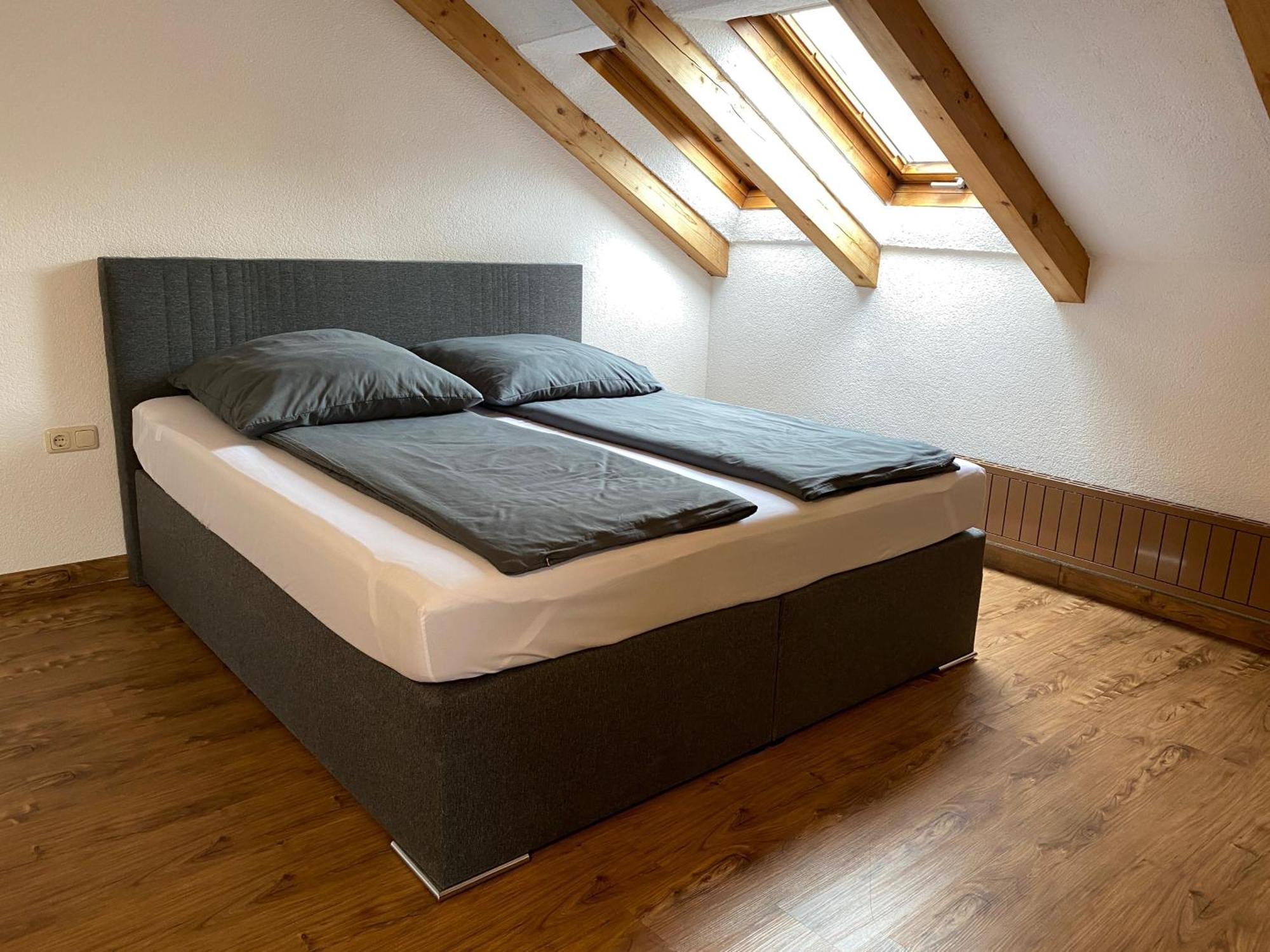 Charmante, Ruhige Wohnung In Innsbruck Esterno foto